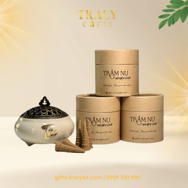 tram-nu-nguyen-chat-tracy-gifts